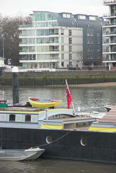 Vauxhall to Battersea © 2006, Peter Marshall