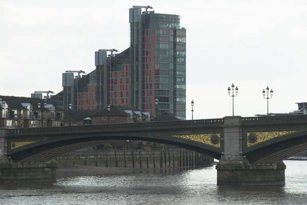 Vauxhall to Battersea © 2006, Peter Marshall