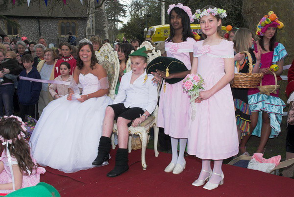 Banstead May Fayre © 2006, Peter Marshall