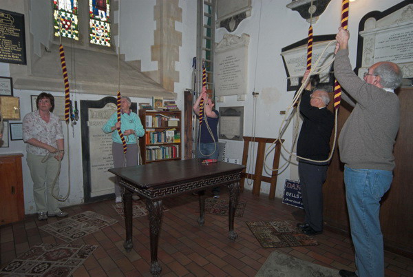 Banstead May Fayre © 2006, Peter Marshall