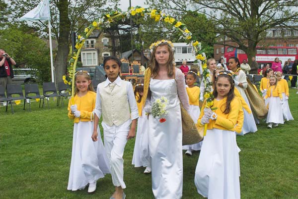 Chislehurst May Queen Ceremony © 2006, Peter Marshall