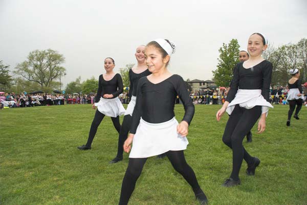 Chislehurst May Queen Ceremony © 2006, Peter Marshall