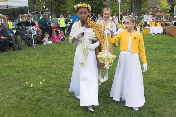 Chislehurst May Queen Ceremony © 2006, Peter Marshall