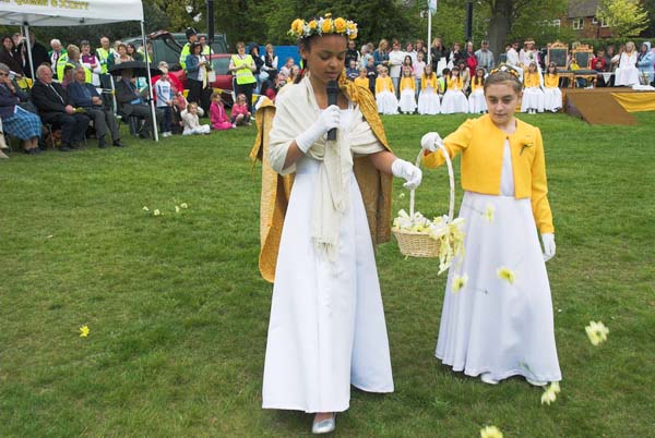 Chislehurst May Queen Ceremony © 2006, Peter Marshall