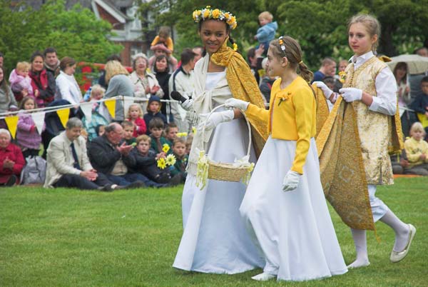 Chislehurst May Queen Ceremony © 2006, Peter Marshall