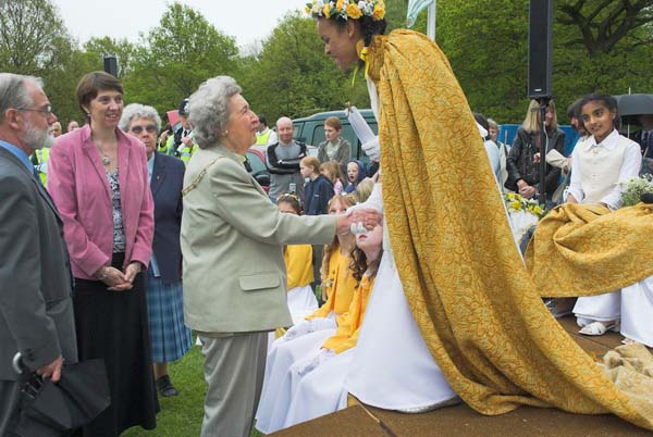 Chislehurst May Queen Ceremony © 2006, Peter Marshall