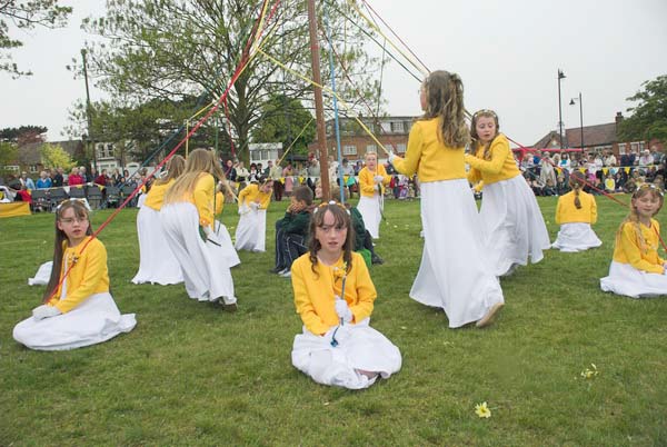 Chislehurst May Queen Ceremony © 2006, Peter Marshall