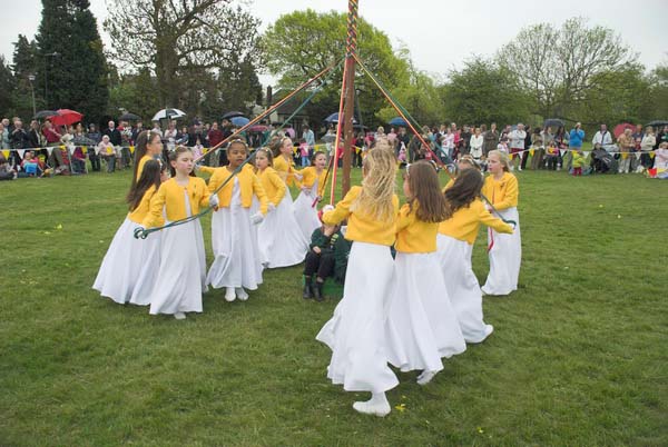 Chislehurst May Queen Ceremony © 2006, Peter Marshall