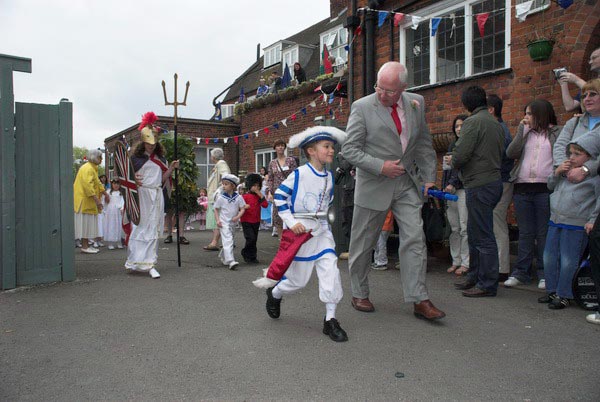 Brentham Centenary May Day Festivities © 2006, Peter Marshall