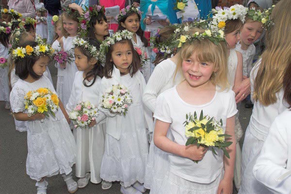 Brentham Centenary May Day Festivities © 2006, Peter Marshall