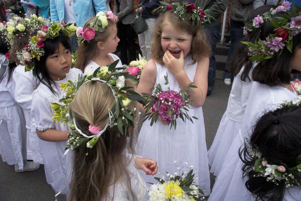 Brentham Centenary May Day Festivities © 2006, Peter Marshall
