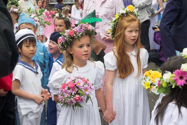 Brentham Centenary May Day Festivities © 2006, Peter Marshall