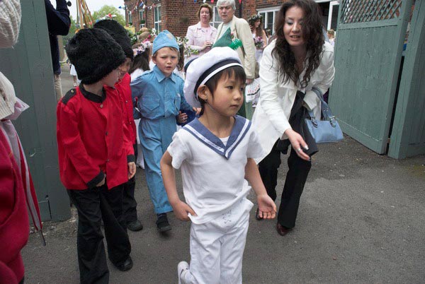 Brentham Centenary May Day Festivities © 2006, Peter Marshall