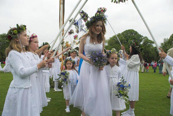 Brentham Centenary May Day Festivities © 2006, Peter Marshall