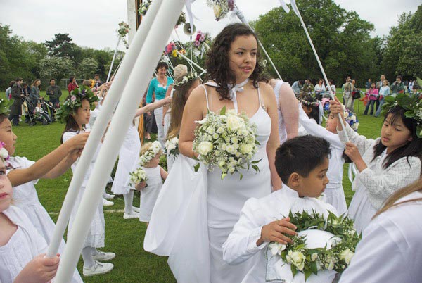 Brentham Centenary May Day Festivities © 2006, Peter Marshall