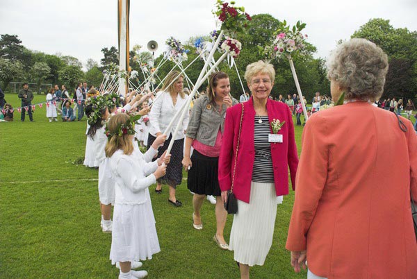 Brentham Centenary May Day Festivities © 2006, Peter Marshall