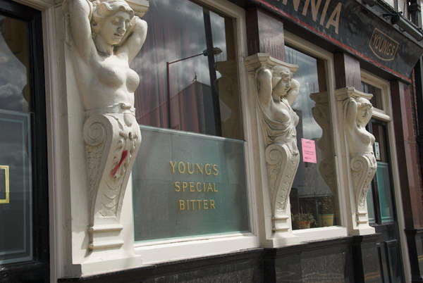 Barking and River Roding © 2006, Peter Marshall