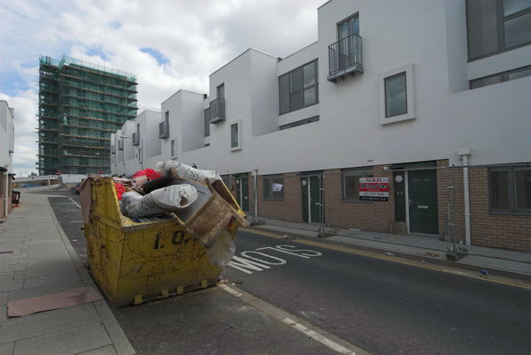 Barking and River Roding © 2006, Peter Marshall