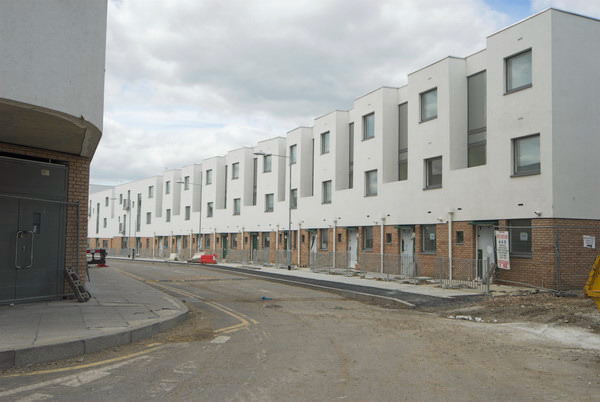 Barking and River Roding © 2006, Peter Marshall