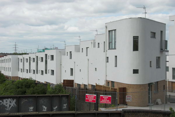 Barking and River Roding © 2006, Peter Marshall