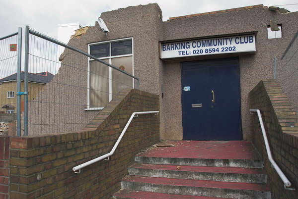 Barking and River Roding © 2006, Peter Marshall