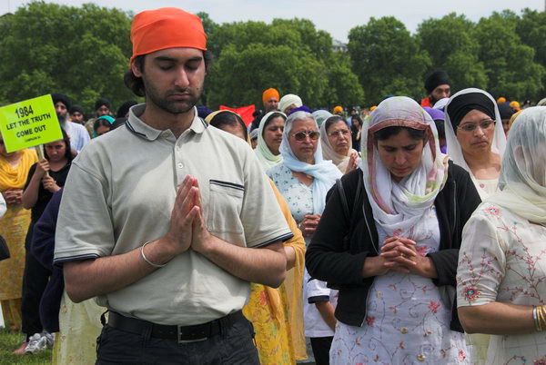 Sikh Remembrance March © 2006, Peter Marshall