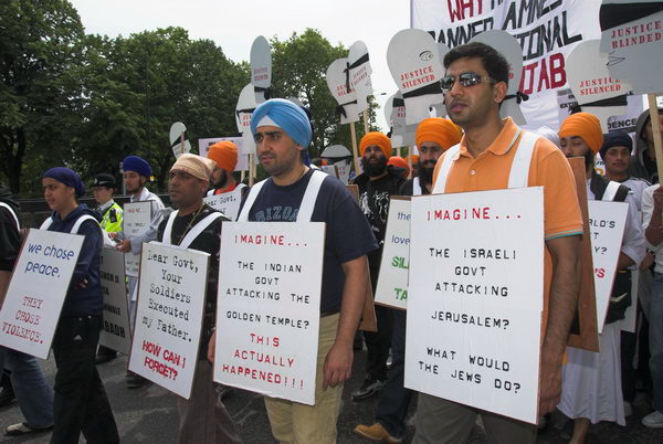 Sikh Remembrance March © 2006, Peter Marshall