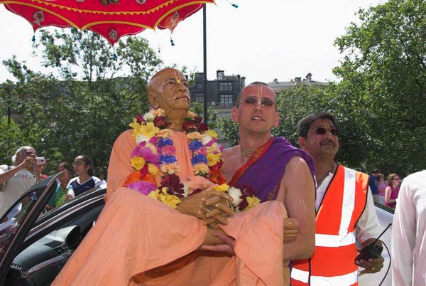 Hare Krishna: Rathayatra © 2006, Peter Marshall