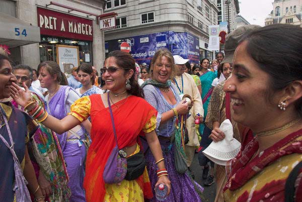 Hare Krishna: Rathayatra © 2006, Peter Marshall