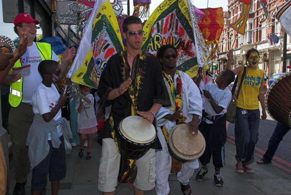 Streatham Festival Childrens Parade © 2006, Peter Marshall