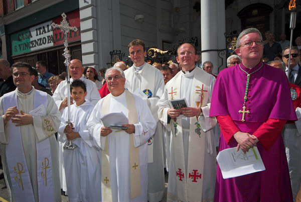 Italian Church Procession &copy; 2006, Peter Marshall