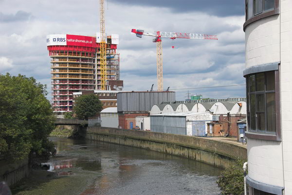 Lea Navigation, Stratford © 2006, Peter Marshall