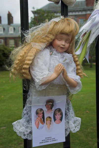 Princess Di, 9th Anniversary © Peter Marshall, 2006