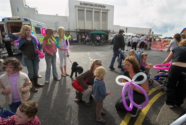 Surbiton Festival © Peter Marshall, 2006