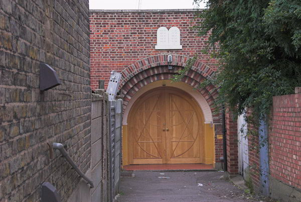 Tottenham to Walthamstow © Peter Marshall, 2006