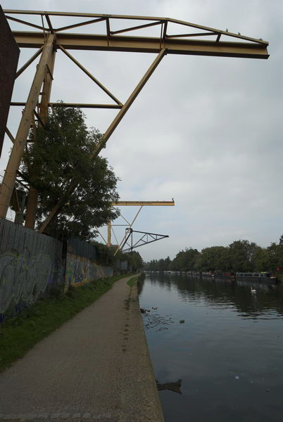 Tottenham to Walthamstow © Peter Marshall, 2006