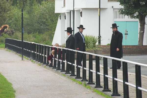 Tottenham to Walthamstow © Peter Marshall, 2006