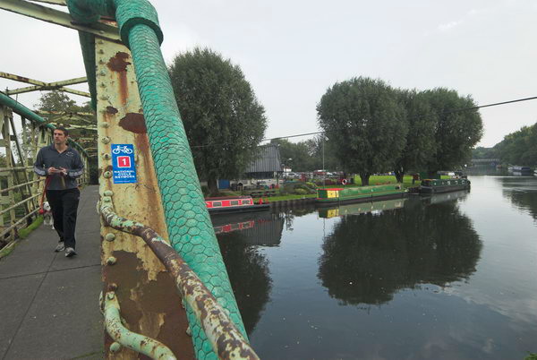 Tottenham to Walthamstow © Peter Marshall, 2006