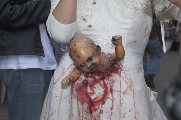 Crawl of the Dead © Peter Marshall, 2006