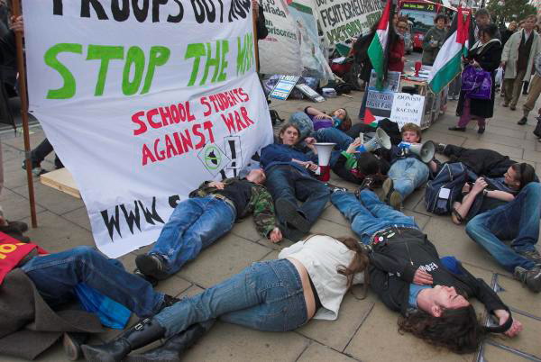 School Students DIe-In © Peter Marshall, 2006