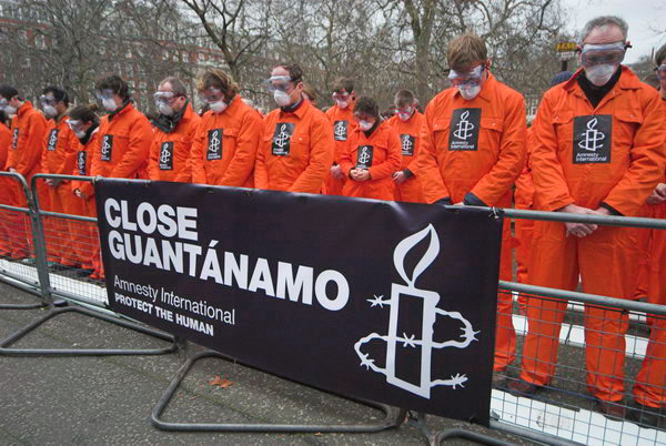 Amnesty 'Close Guantanamo' demo, US Embassy, London © Peter Marshall, 2007