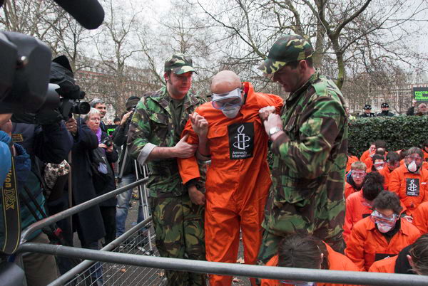 Amnesty 'Close Guantanamo' demo, US Embassy, London © Peter Marshall, 2007