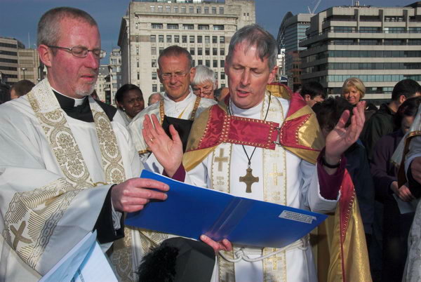 Blessing the Thames © Peter Marshall, 2007