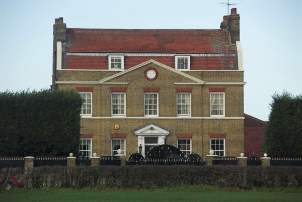 London Loop: Chigwell to Harold Wood © Peter Marshall. 2007