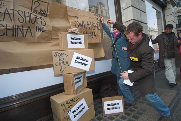 No Sweat and Burberry workers protest factory closure © 2007, Peter Marshall