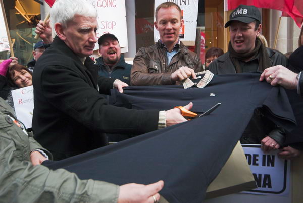 No Sweat and Burberry workers protest factory closure © 2007, Peter Marshall