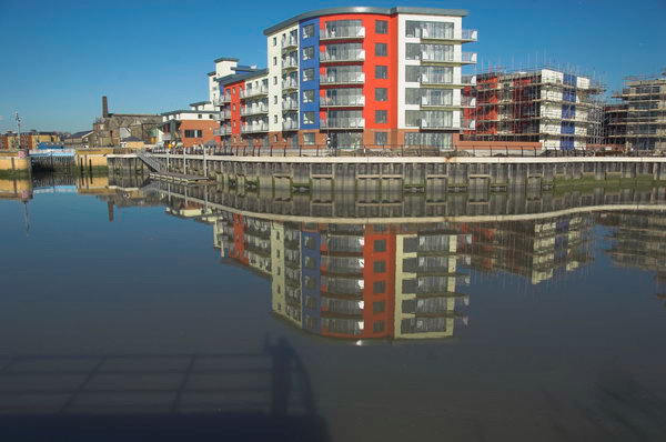 Barking & River Roding © 2007, Peter Marshall