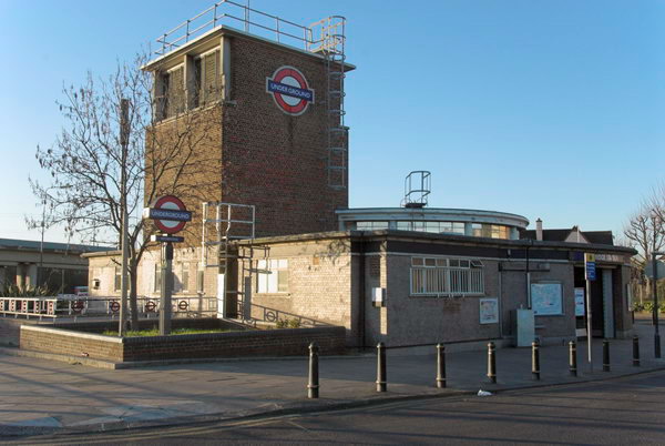 Barking & the Roding © 2007, Peter Marshall