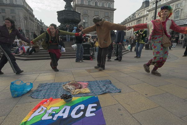 Reclaim Love, Piccadilly Circus © 2007, Peter Marshall