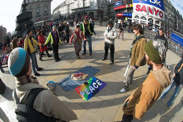 Reclaim Love, Piccadilly Circus © 2007, Peter Marshall